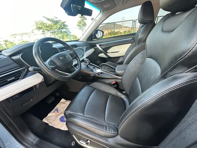 Geely Boyue — Фото автомобиля 9