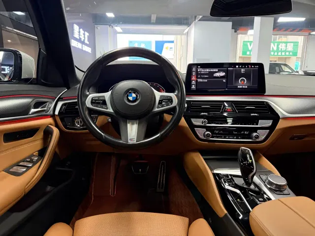 BMW 5 Series — Фото автомобиля 7
