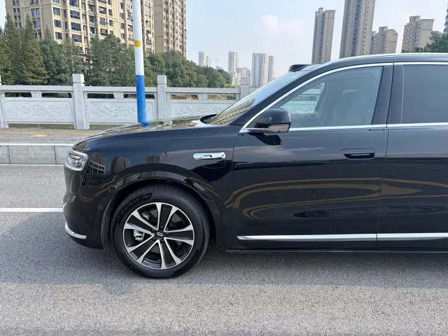 Aito M7 — Фото автомобиля 4