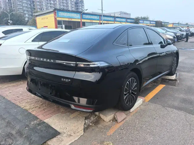 Nissan N6 — Фото автомобиля 3