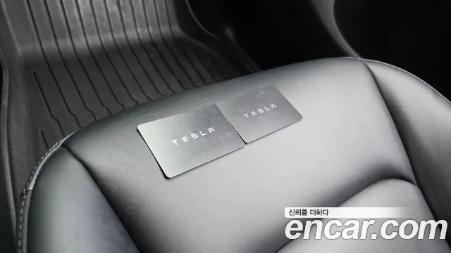 Tesla Model Y — Фото автомобиля 17