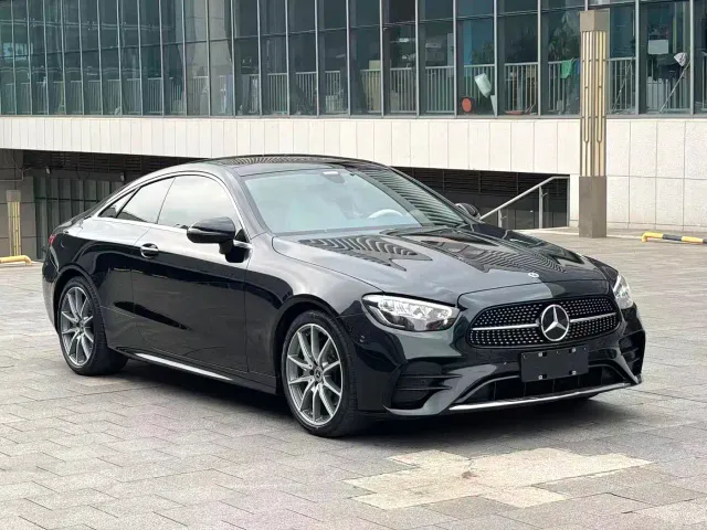 Mercedes-Benz E-Class — Фото автомобиля 3