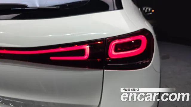 Mercedes-Benz EQA — Фото автомобиля 23