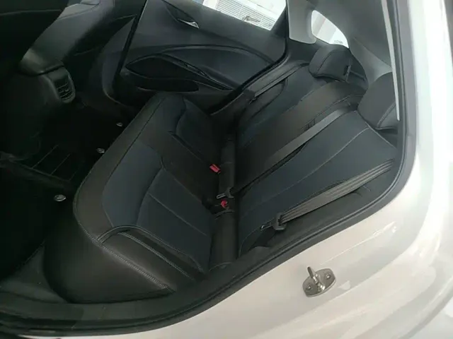 Buick Velite 6 — Фото автомобиля 16