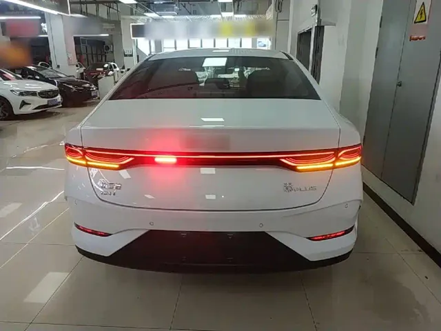 BYD Qin PLUS — Фото автомобиля 5