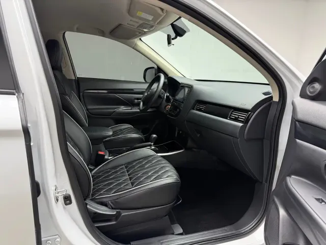 Mitsubishi Outlander — Фото автомобиля 16