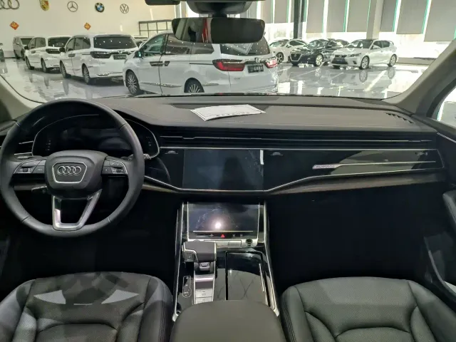 Audi Q7 — Фото автомобиля 5