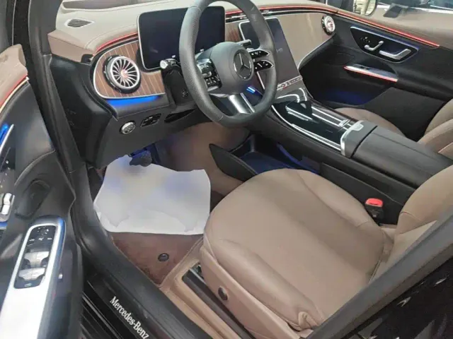 Mercedes-Benz EQE SUV — Фото автомобиля 14
