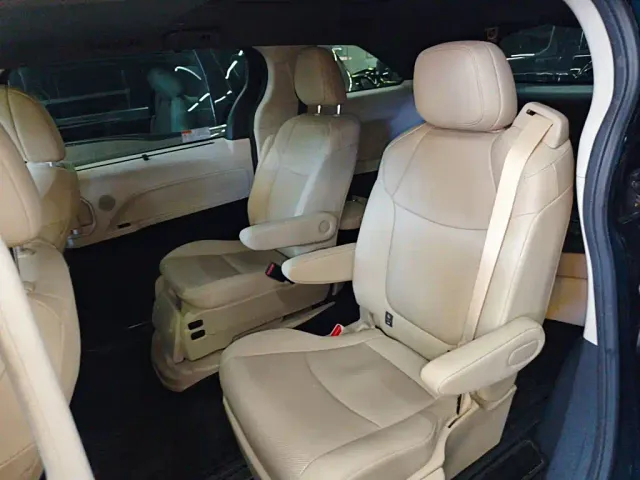 Toyota Granvia — Фото автомобиля 13