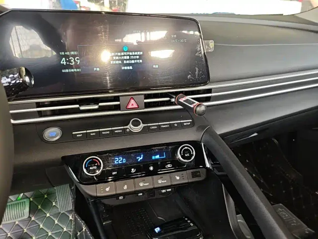 Hyundai Elantra — Фото автомобиля 12