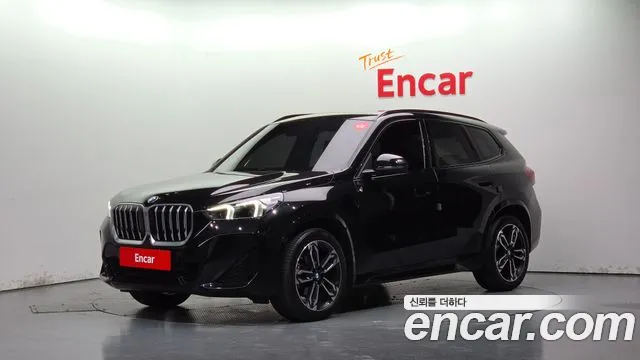 Фотография автомобиля — BMW X1 U11
