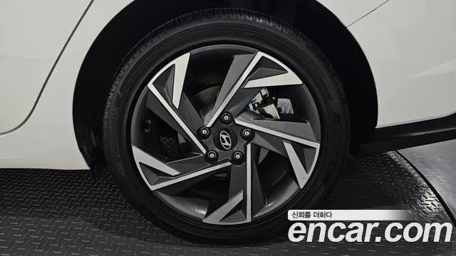 Hyundai Avante CN7 — Фото автомобиля 6