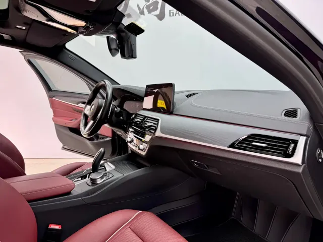 BMW 5 Series — Фото автомобиля 14