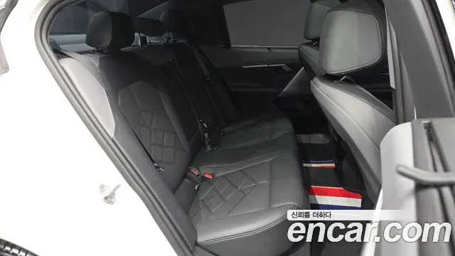 BMW 5-Series 5 серия (G60) — Фото автомобиля 12