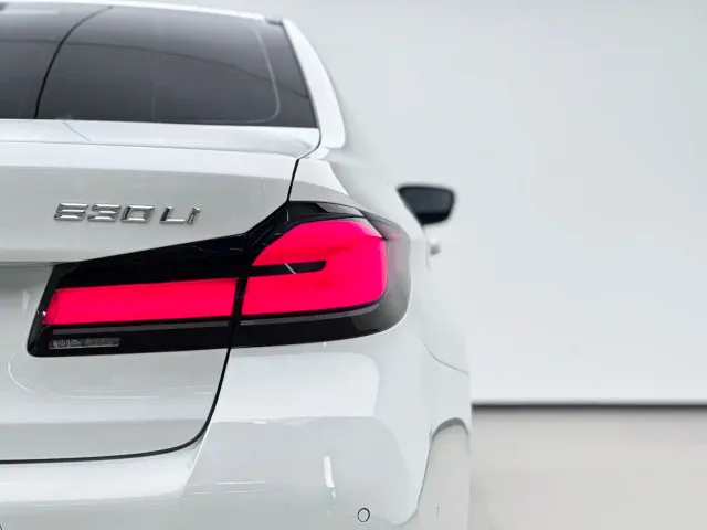 BMW 5 Series — Фото автомобиля 13