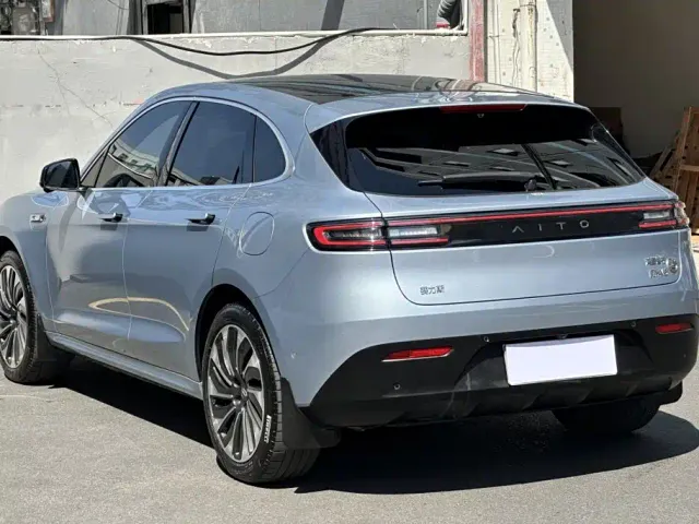 Aito M5 — Фото автомобиля 9