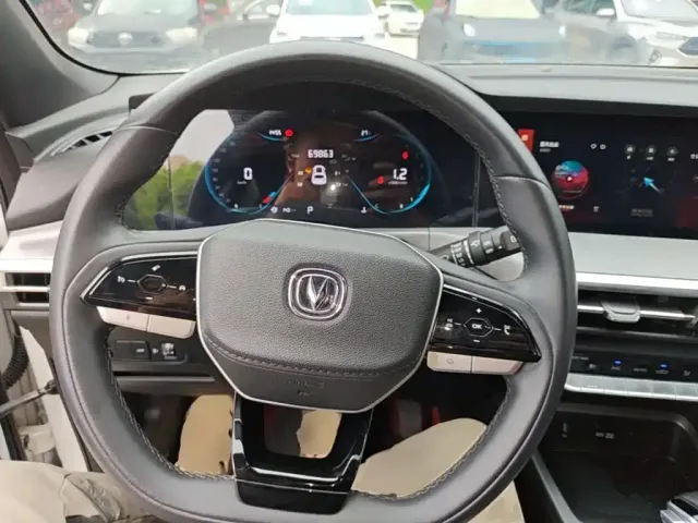 Changan CS35 Plus — Фото автомобиля 10