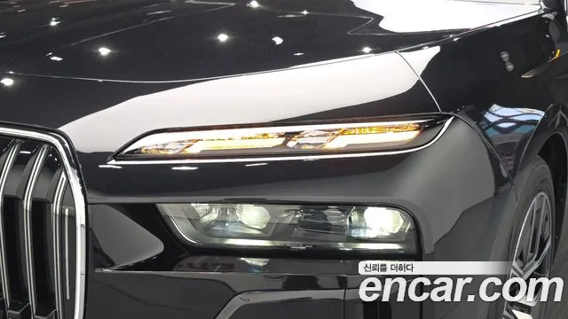 BMW 7 Series G70 — Фото автомобиля 7