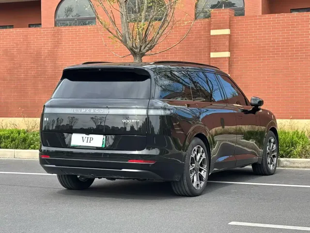 Lynk & Co 900 — Фото автомобиля 8