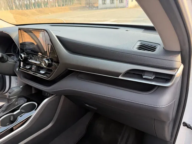 Toyota Highlander — Фото автомобиля 21
