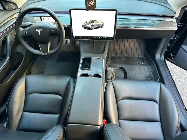 Tesla Model 3 — Фото автомобиля 6