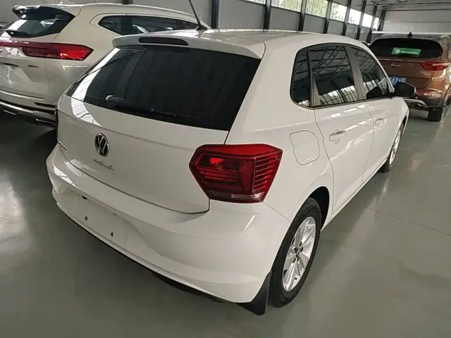 Volkswagen Polo — Фото автомобиля 4
