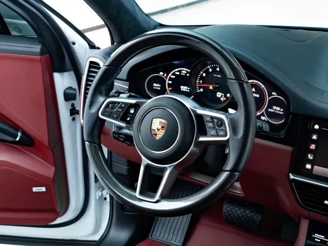 Porsche Cayenne — Фото автомобиля 18