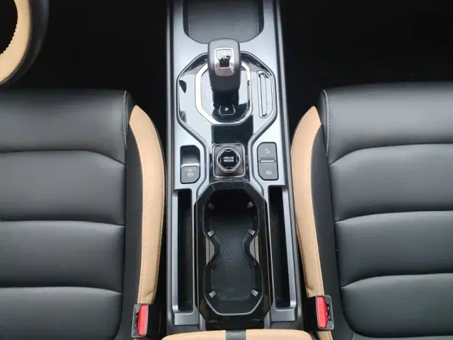 Geely ICON — Фото автомобиля 16
