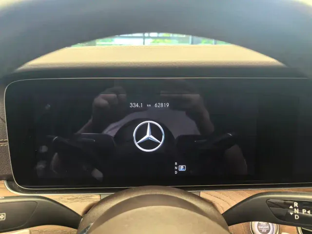 Mercedes-Benz E-Class — Фото автомобиля 6