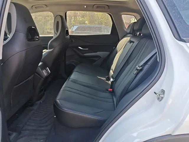 BYD Seal 05 DM-i — Фото автомобиля 16