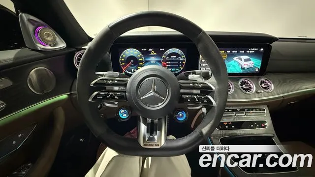 Mercedes-Benz E-Class — Фото автомобиля 5