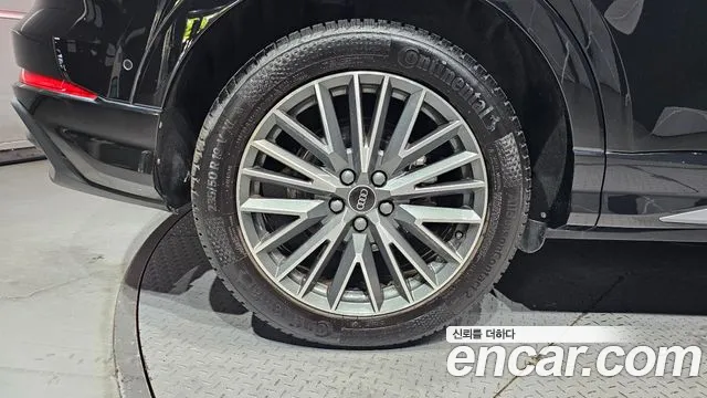 Audi Q3 35 TDI quattro Premium — Фото автомобиля 5