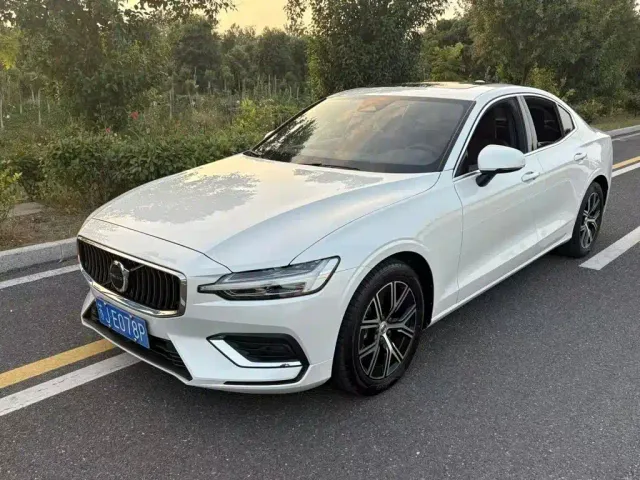 Фотография автомобиля — Volvo S60