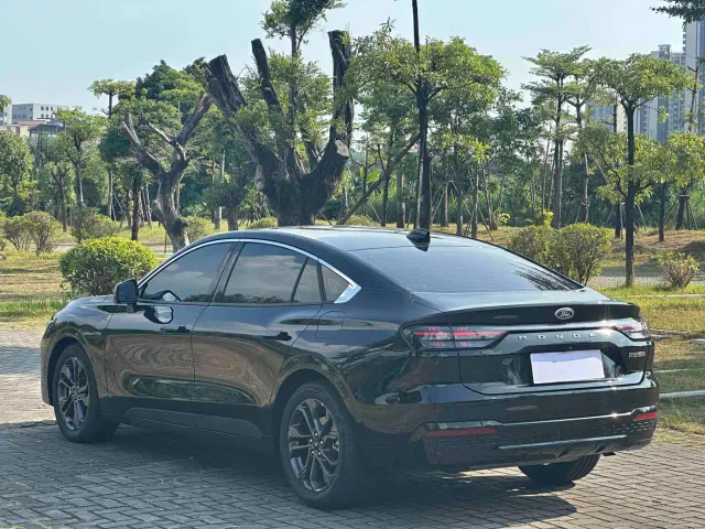Ford Mondeo — Фото автомобиля 7
