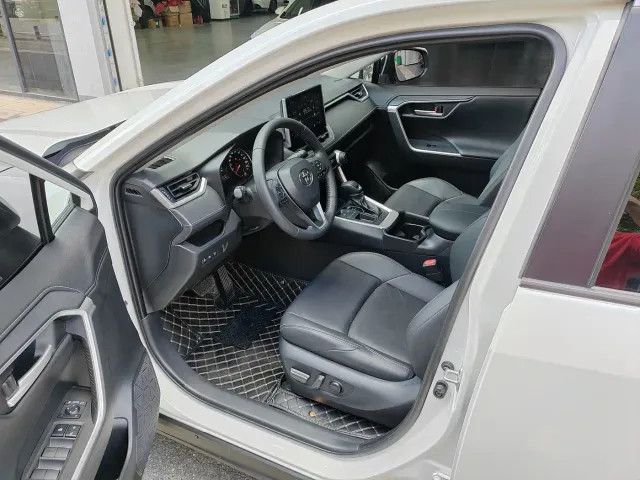 Toyota Wildlander — Фото автомобиля 8
