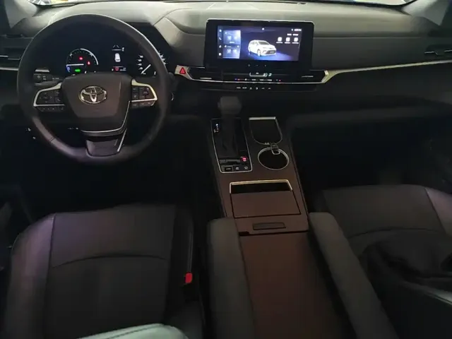 Toyota Granvia — Фото автомобиля 9