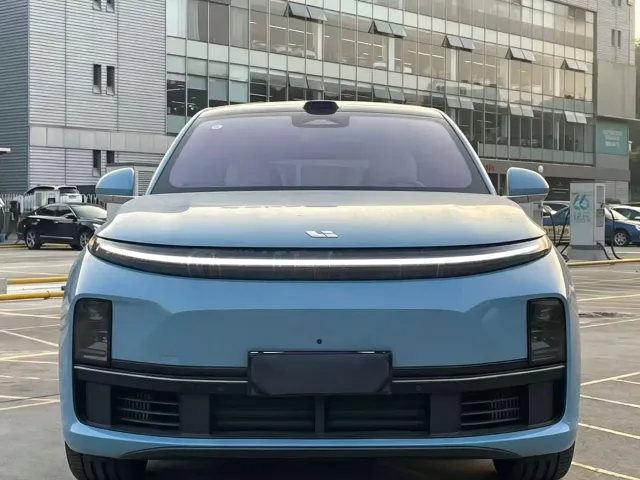 Li Auto L7 — Фото автомобиля 2