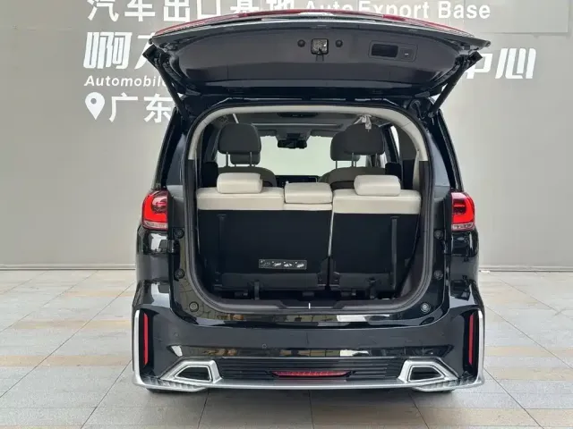 GAC Trumpchi M8 — Фото автомобиля 16