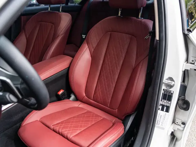 BMW 3 Series — Фото автомобиля 11