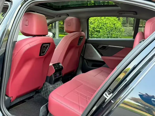 BMW 5 Series — Фото автомобиля 7