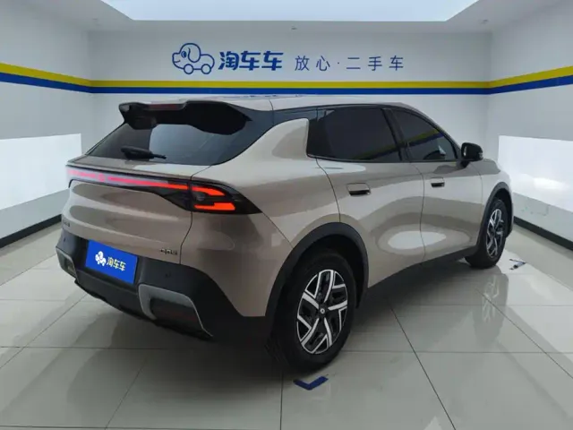 Changan Qiyuan Q05 — Фото автомобиля 3