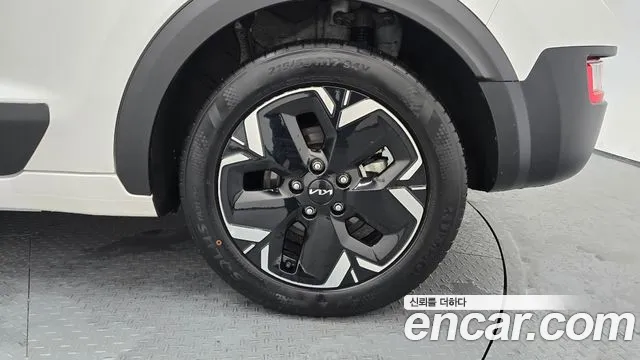Kia Niro — Фото автомобиля 6