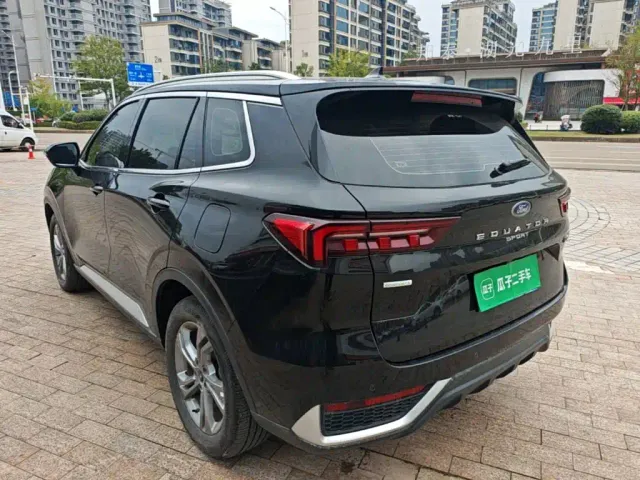 Ford Lingrui — Фото автомобиля 4