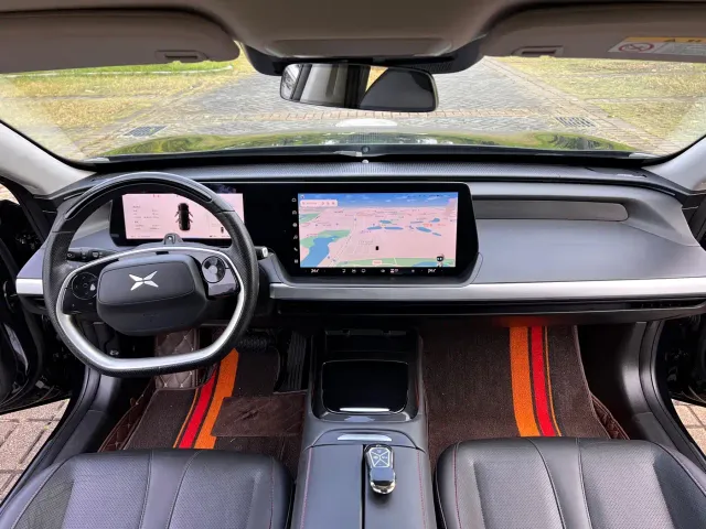 Xpeng P7 — Фото автомобиля 14