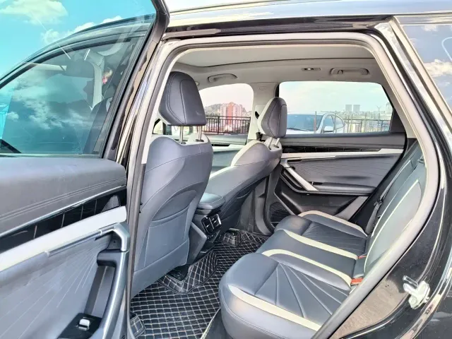 Geely Boyue L — Фото автомобиля 7