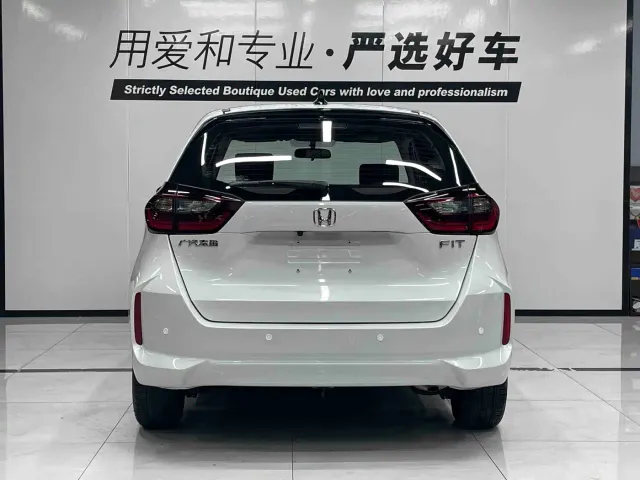 Honda Fit — Фото автомобиля 5