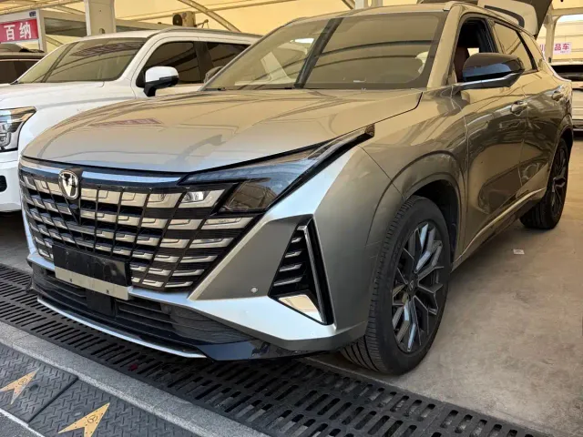 Фотография автомобиля — Changan UNI-Z