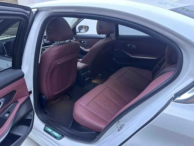 BMW 3 Series — Фото автомобиля 11
