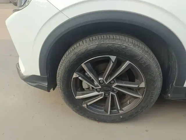 Geely Binyue — Фото автомобиля 22