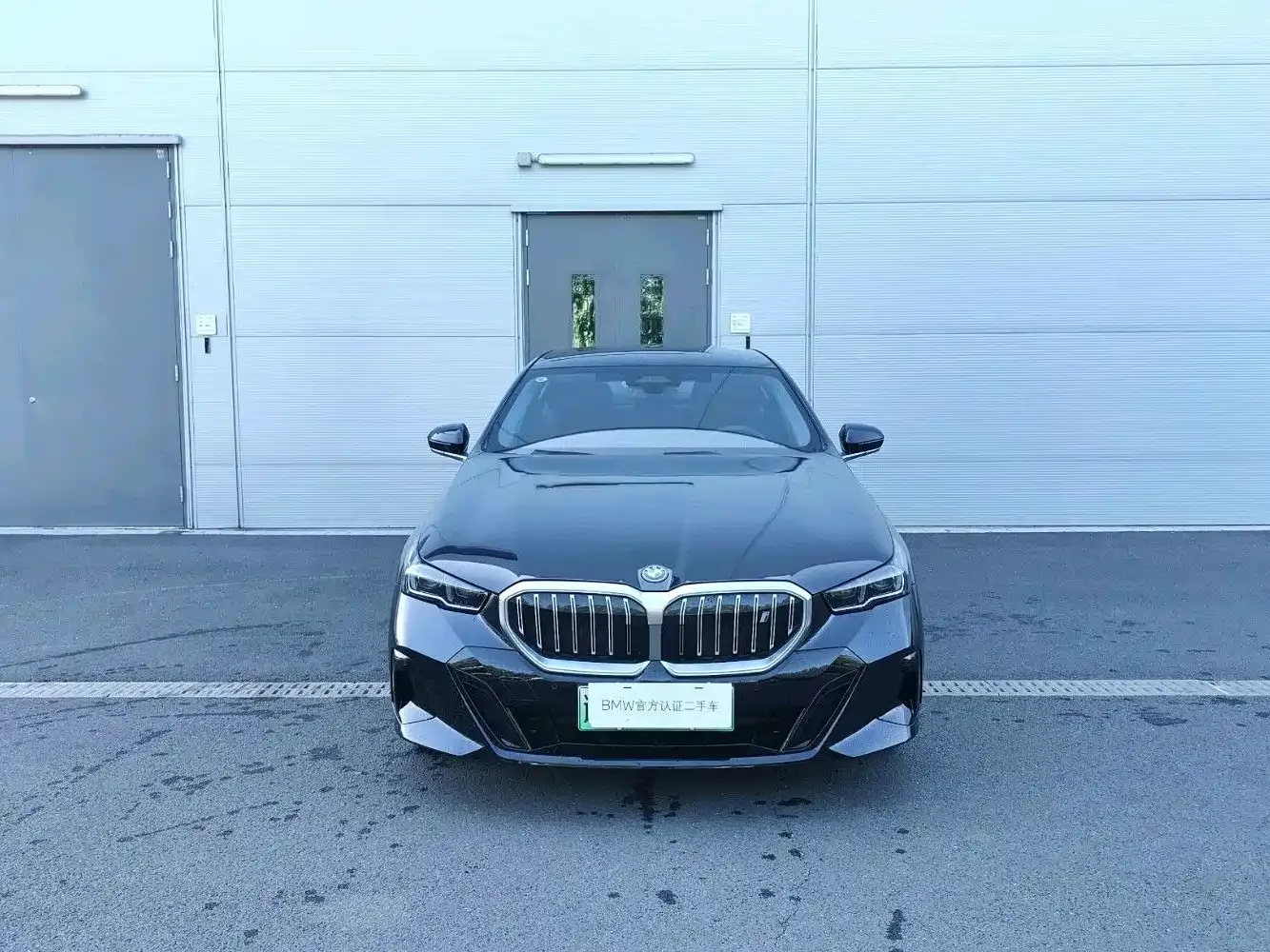 BMW BMW i5 2025 eDrive 35L M Sport Package — Фото автомобиля 2